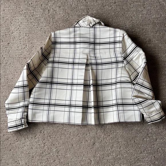 Oscar de La Renta Silk Cropped Jacket - Picture 8 of 10